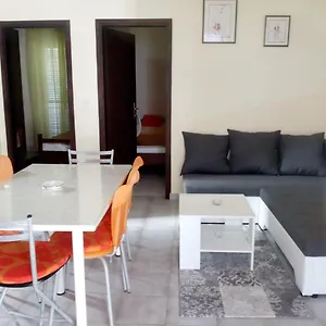 apartments-domi-vir.hotelinzadar.com/
